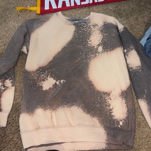 Spray tie dye crew neck!